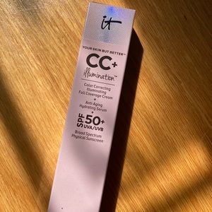 NEW in box IT CC illumination cream- medium